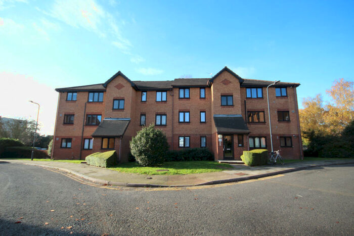 Flat To Rent In Pempath Place, Wembley, Middlesex, HA9