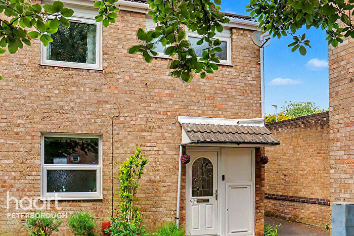 3 Bedroom End Of Terrace House For Sale In The Dell, Woodston, PE2