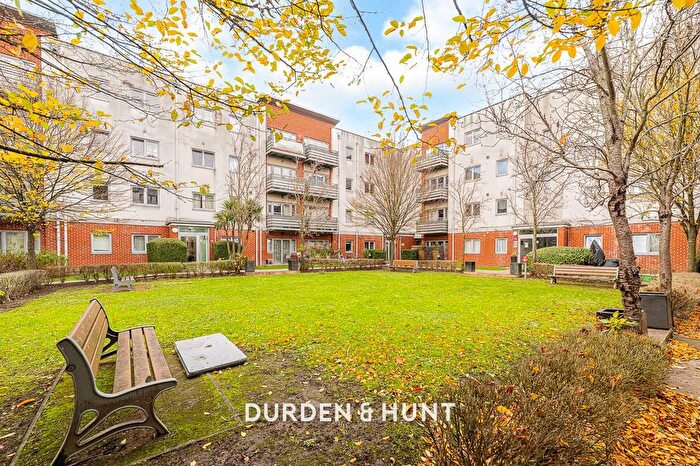 1 Bedroom Flat To Rent In Hawker Place, Cannock Court, E17