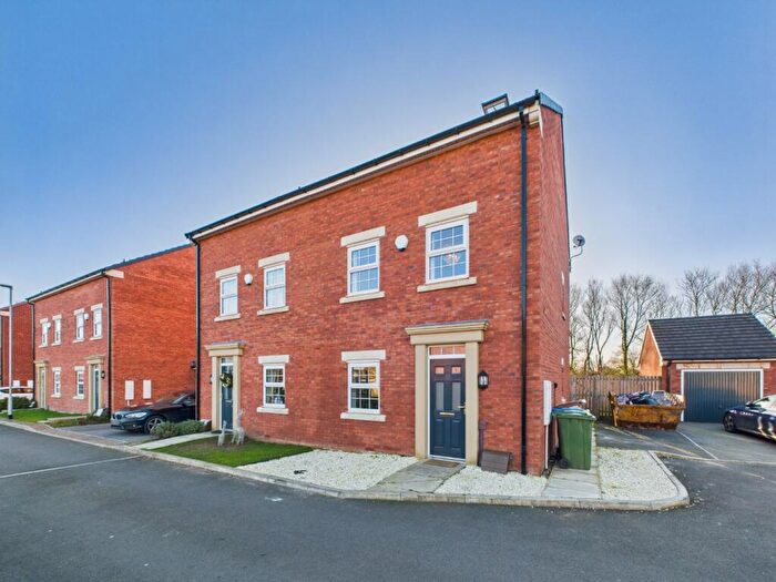 3 Bedroom Semi Detached House For Sale In Harrison Croft, Gilberdyke, Brough, HU15