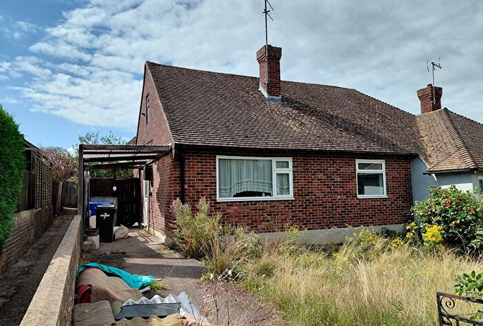 2 Bedroom Bungalow For Sale In Amberstone View, Hailsham, East Sussex, BN27