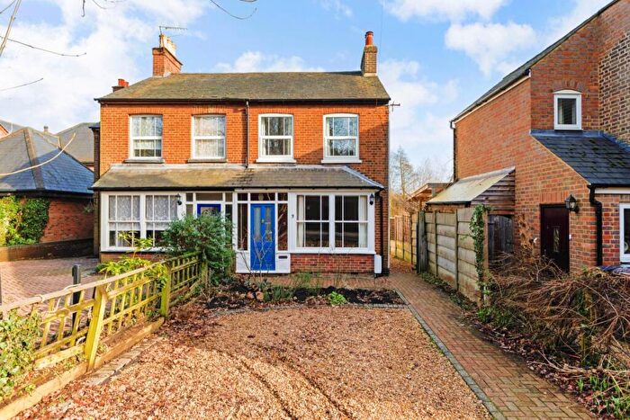 2 Bedroom Semi-Detached House To Rent In Park Street St. Albans, AL2
