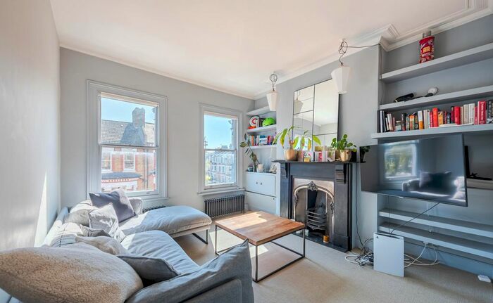 2 Bedroom Flat For Sale In Kenwyn Road, SW4