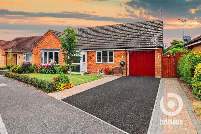 3 Bedroom Detached Bungalow For Sale In Nightingale Way, Sutton Bridge, Spalding, PE12