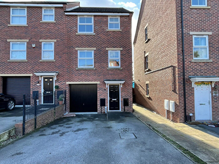 4 Bedroom Semi-Detached House To Rent In Herongate Road, Leicester, LE5