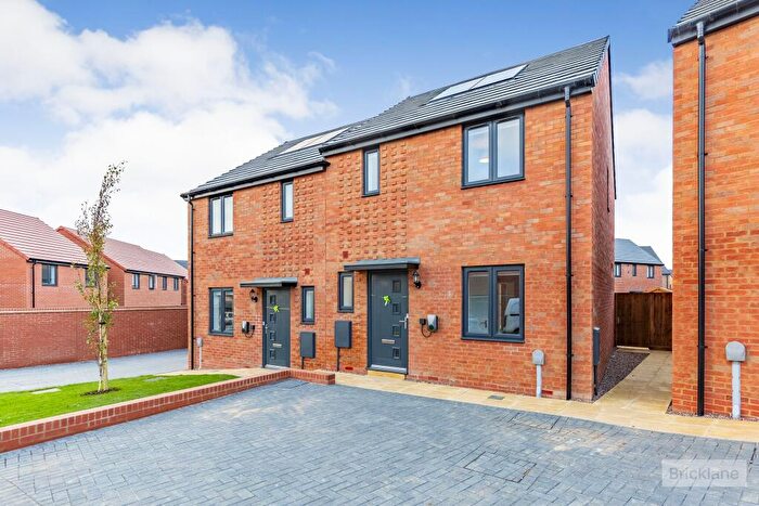 3 Bedroom House To Rent In Mostyn Street, Wellingborough, NN8