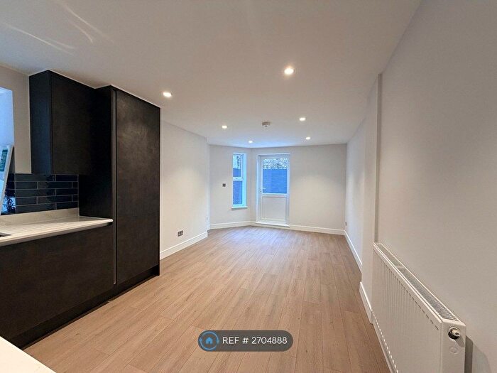 2 Bedroom Flat To Rent In Portnall Road, London, W9