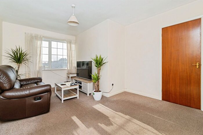 1 Bedroom Flat For Sale In Seymour Road, Newton Abbot, TQ12