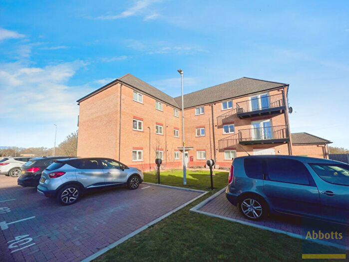 2 Bedroom House To Rent In Swan Grove, Basildon, SS16