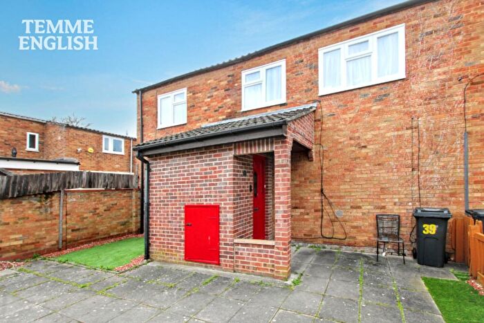 3 Bedroom End Terrace House For Sale In Buckerills, Basildon, SS13