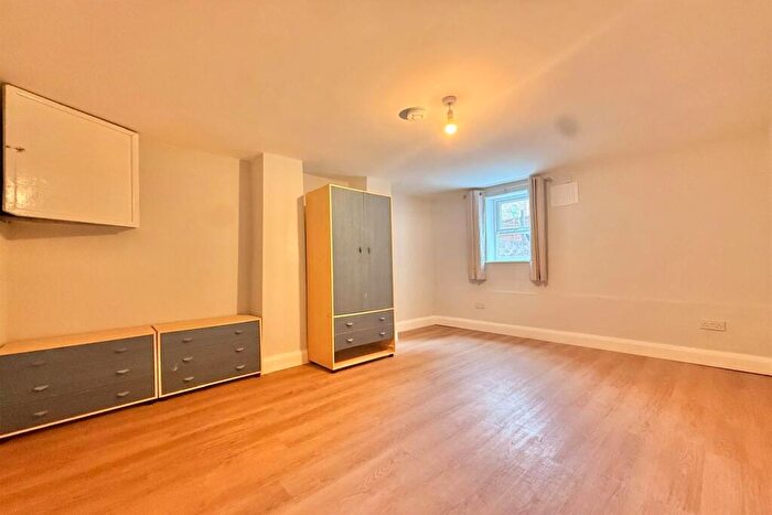 2 Bedroom Apartment To Rent In Buckhurst Road, Manchester, M19