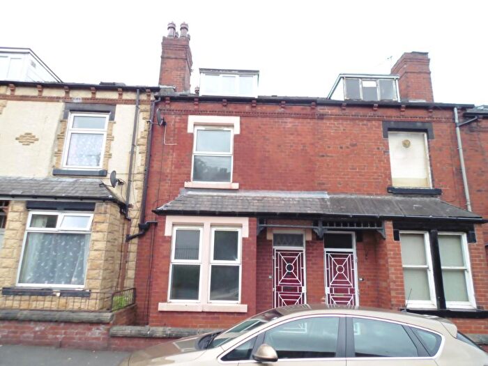 4 Bedroom Terraced House For Sale In Bellbrooke Avenue, Leeds, LS9