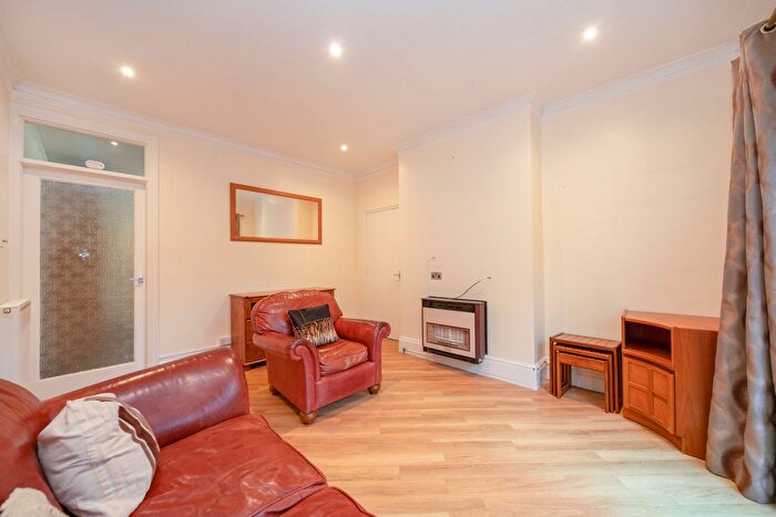 2 Bedroom Flat To Rent In Albert Road South, Watford, WD17