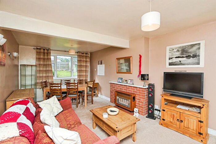 3 Bedroom End Of Terrace House For Sale In Dorking Road, Derby, DE22