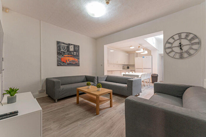 8 Bedroom Terraced House To Rent In Tiverton Road, Selly Oak, Birmingham, B29