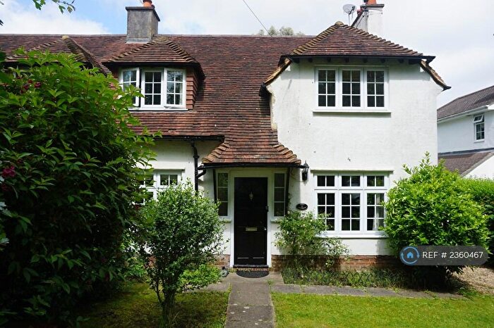 3 Bedroom Semi-Detached House To Rent In Sheephouse, Farnham, GU9