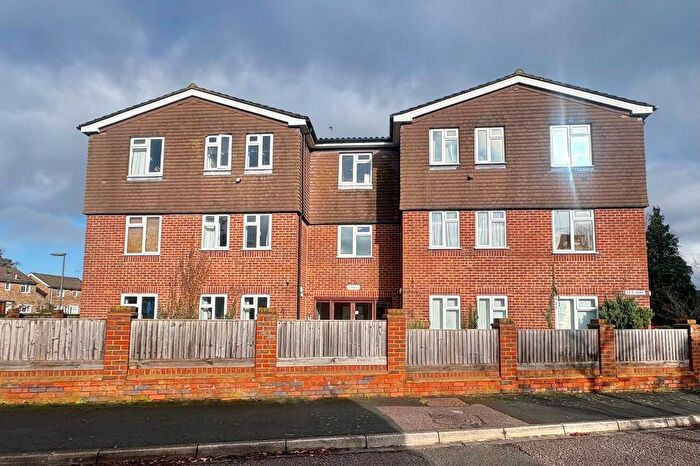 2 Bedroom Flat For Sale In Leaway, Beech Tree Drive, Badshot Lea, Farnham, GU9