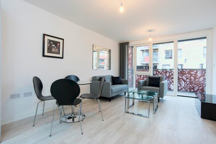 1 Bedroom Flat To Rent In Blackthorn House, Redwood Park, London, SE16