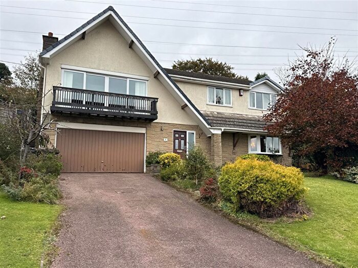 4 Bedroom Detached House For Sale In Fawns Keep, Stalybridge, SK15