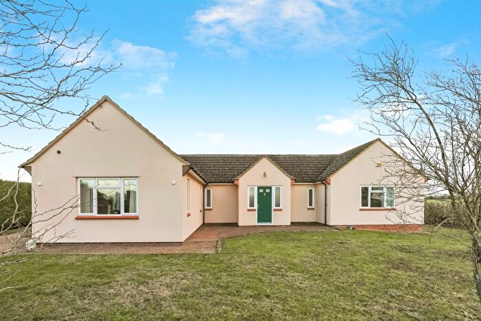 4 Bedroom Detached Bungalow For Sale In Toseland Road, Graveley, St. Neots, PE19