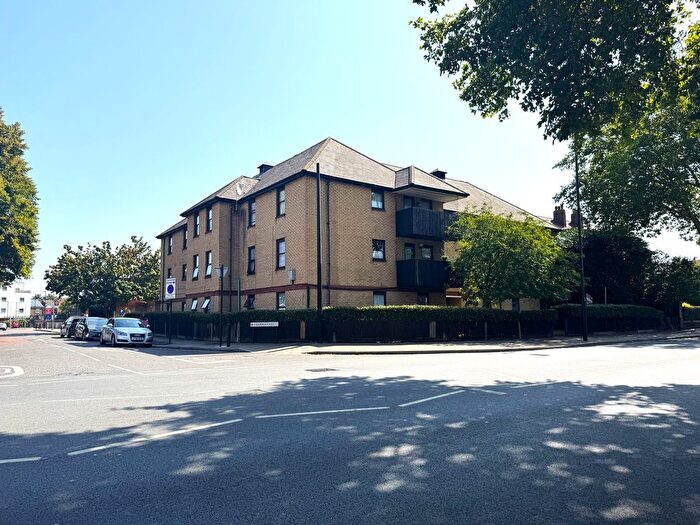 1 Bedroom Flat For Sale In Hertford Court, Vicarage Lane, East Ham, London, E6