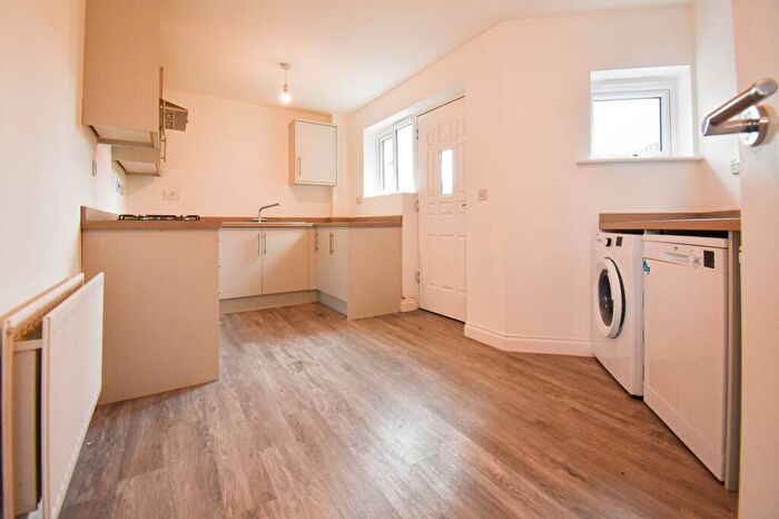 4 Bedroom Terraced House For Sale In Warwick Close, Blackburn, BB2