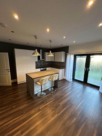 3 Bedroom Property To Rent In Raymond Avenue, Stockton Heath, WA4