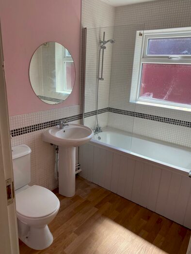 2 Bedroom Detached Bungalow To Rent In Offlow Mews, Tipton, West Midlands, DY4