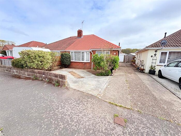 2 Bedroom Semi-Detached Bungalow For Sale In Mayfield Close, Stubbington, Fareham, PO14