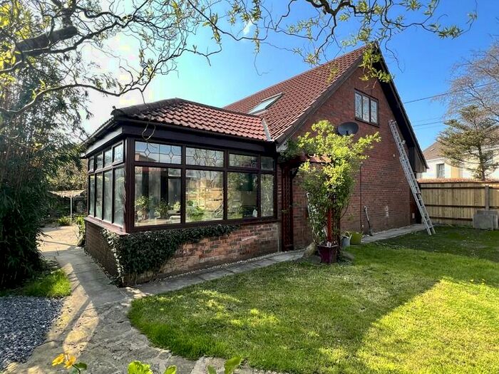 4 Bedroom Detached House For Sale In Capel Road, Foelgastell, Llanelli, Carmarthenshire., SA14