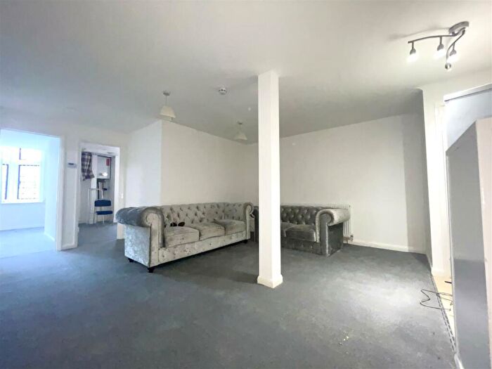 3 Bedroom Apartment To Rent In Clarendon Park Road, Leicester, LE2