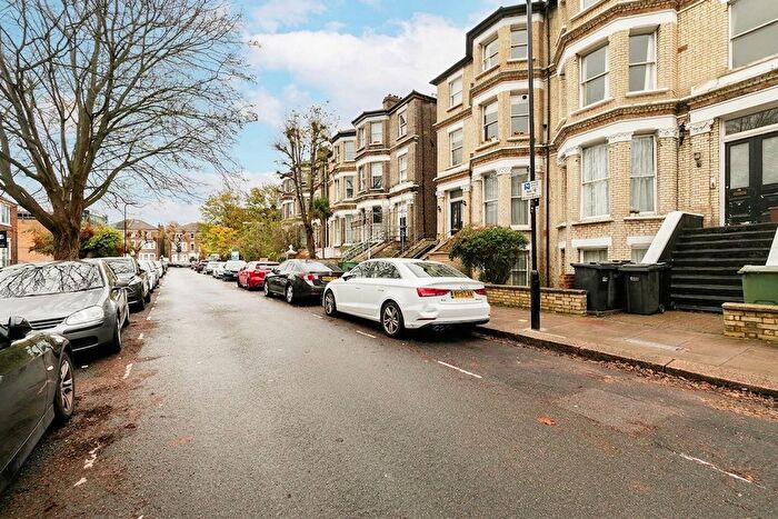 1 Bedroom Flat To Rent In Garlinge Road, London, NW2