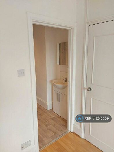 1 Bedroom Flat To Rent In South Terrace, Littlehampton, BN17