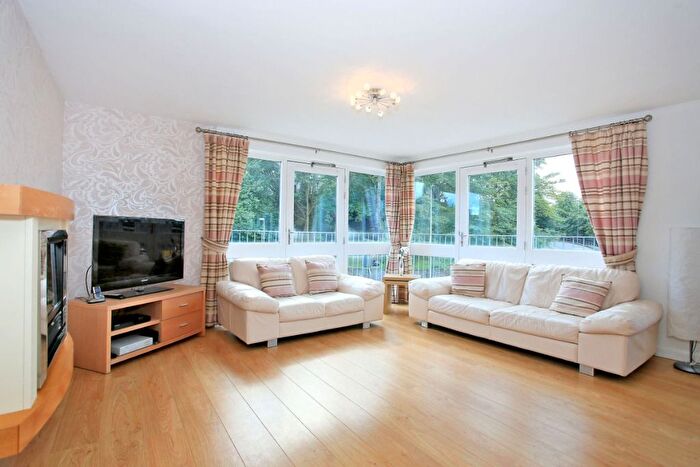 2 Bedroom Flat To Rent In Dee Village, Aberdeen, AB11