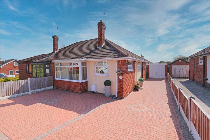 2 Bedroom Bungalow For Sale In Thompson Road, Denton, Manchester, Greater Manchester, M34