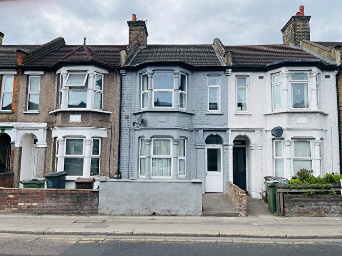1 Bedroom Flat For Sale In Blackhorse Lane, London, E17