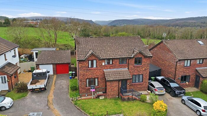 3 Bedroom Semi Detached House For Sale In Buckley Close, Danescourt, CF5