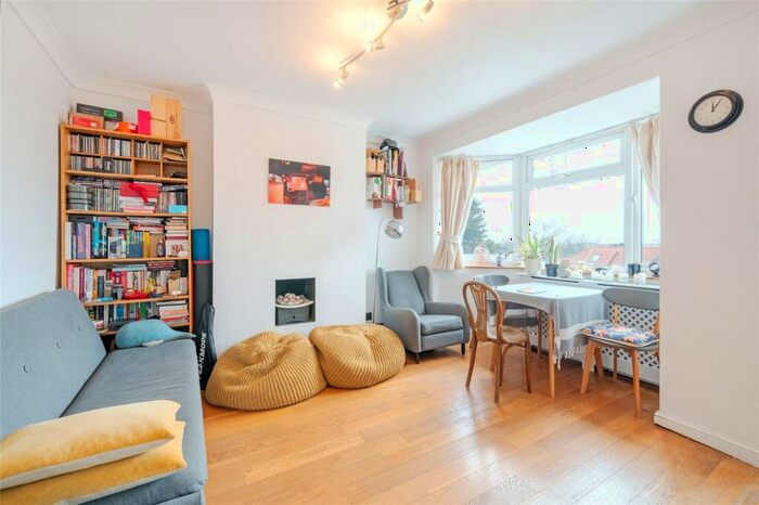2 Bedroom Flat To Rent In Vincent Gardens, Dollis Hill, NW2