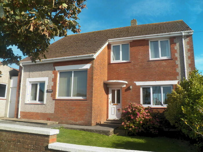 4 Bedroom House To Rent In Neyland, SA73