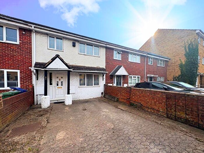 3 Bedroom Terraced House For Sale In Dent Close, South Ockendon, RM15