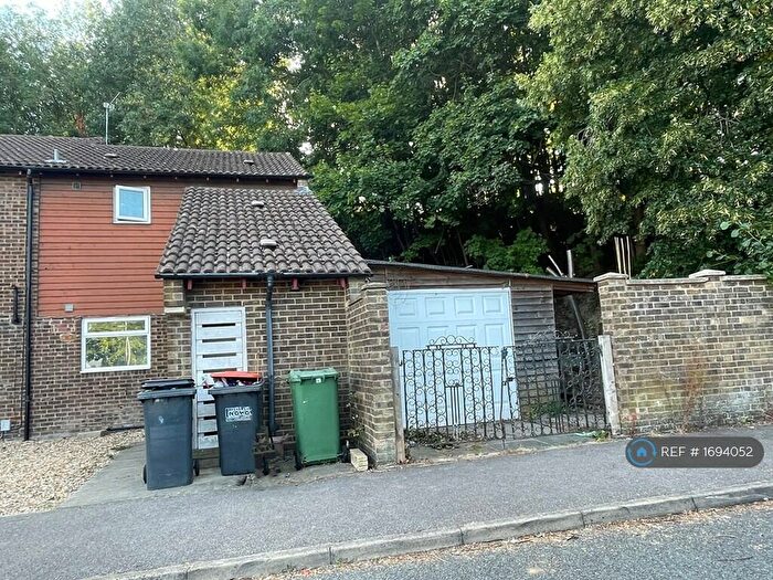 2 Bedroom Semi-Detached House To Rent In Spoondell, Dunstable, LU6