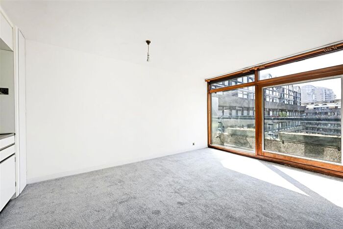 1 Bedroom Flat For Sale In Bunyan Court, Barbican, London, EC2Y