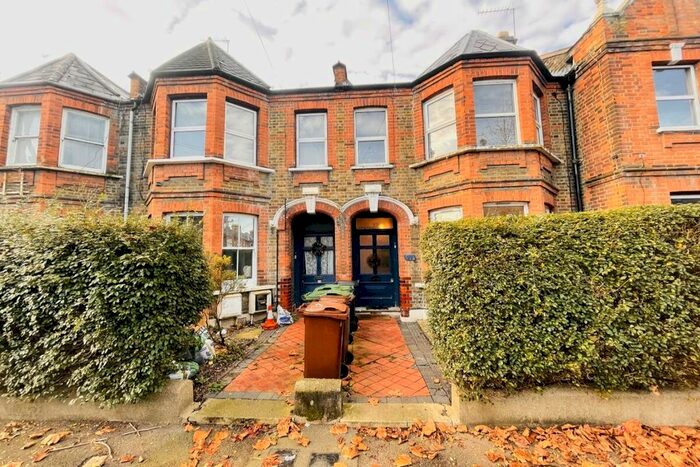 1 Bedroom Flat To Rent In Edward Road, Walthamstow, London E17