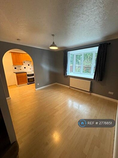 1 Bedroom Semi Detached House To Rent In Cheshunt, Cheshunt, EN8