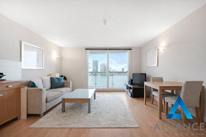 1 Bedroom Flat For Sale In Blackwall Way, London, E14