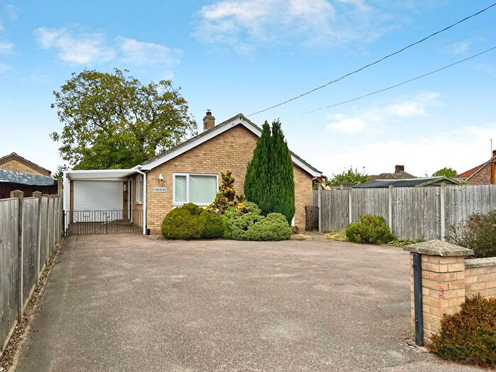 2 Bedroom Detached Bungalow For Sale In Field Walk, Mildenhall, IP28