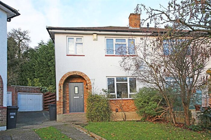 3 Bedroom Property To Rent In Auckland Gardens, London, SE19