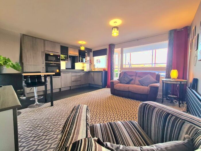 1 Bedroom Apartment To Rent In Lemare Lodge, Fairacres, Bromley, BR2