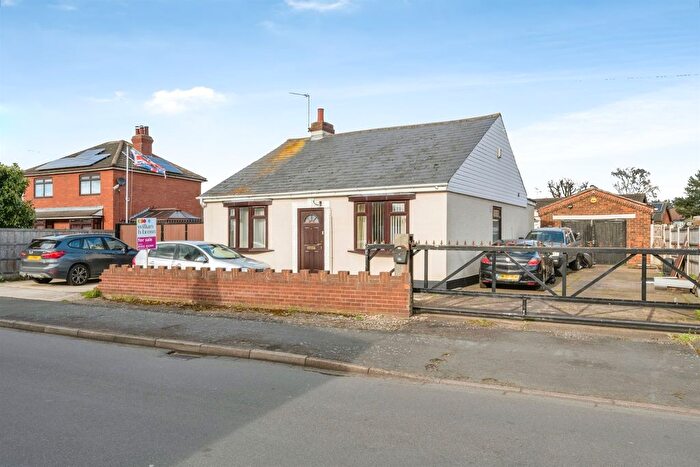 3 Bedroom Detached Bungalow For Sale In Greens Road, Dunsville, Doncaster, DN7
