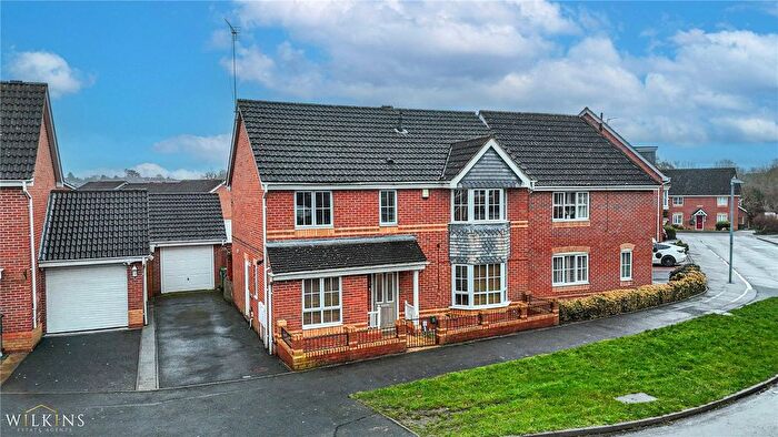 4 Bedroom Detached House To Rent In Chaytor Drive, Nuneaton, Warwickshire, CV10